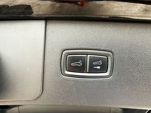 Used 2019 Porsche Cayenne Turbo w/ Premium Plus Package image 31