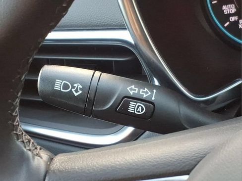 Used 2024 Chevrolet Equinox LT FWD image 28