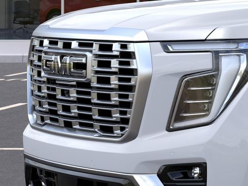 New 2026 GMC Yukon Denali w/ Sun & Power Step Package AWD/4WD image 37