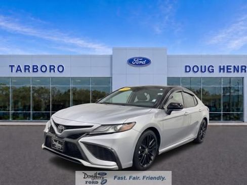Used 2022 Toyota Camry XSE w/ Navigation Package FWD image 1