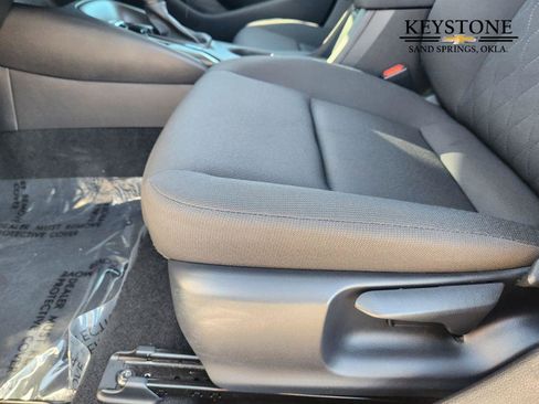 Used 2025 Toyota Corolla LE image 25