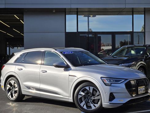 Used 2022 Audi e-tron Premium image 1
