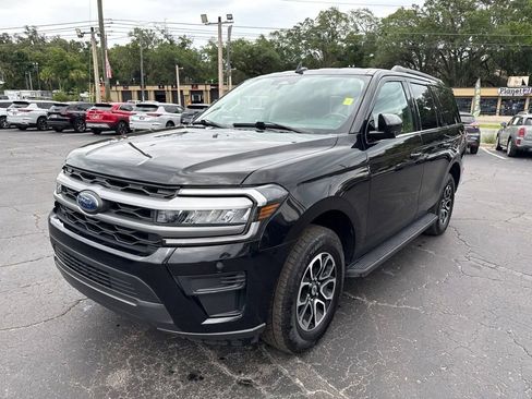 Used 2024 Ford Expedition XLT RWD image 2