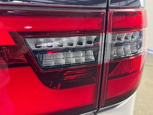 Used 2022 Nissan Armada SL image 31