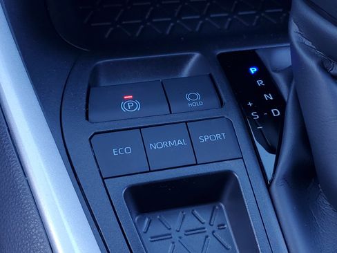 New 2025 Toyota RAV4 LE image 28