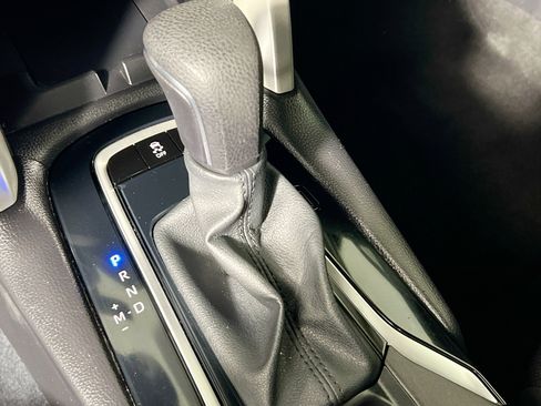 Used 2024 Toyota Corolla Cross LE image 25