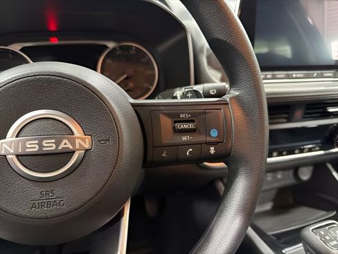 Used 2024 Nissan Rogue SV image 18