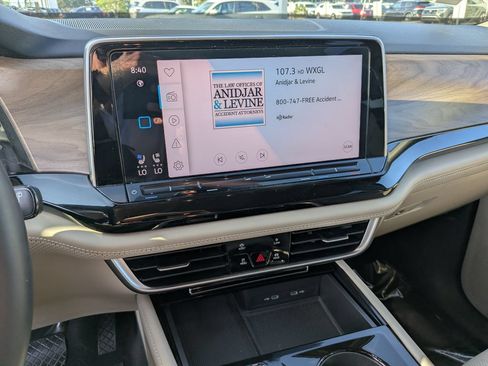 Certified 2024 Volkswagen Atlas SE FWD image 20