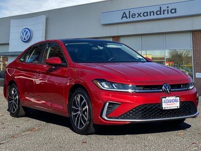 Certified 2025 Volkswagen Jetta SE w/ Sunroof Package