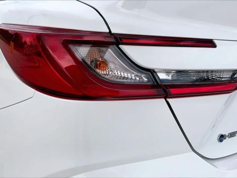 Used 2025 Toyota Camry SE FWD image 28