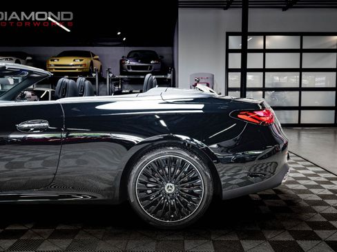 Used 2025 Mercedes-Benz CLE 300 4MATIC Cabriolet image 16