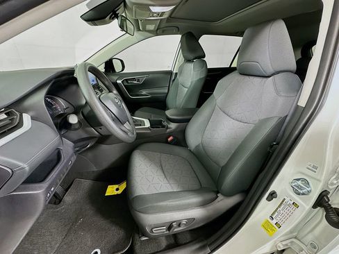 Certified 2025 Toyota RAV4 XLE w/ Convenience Package image 20