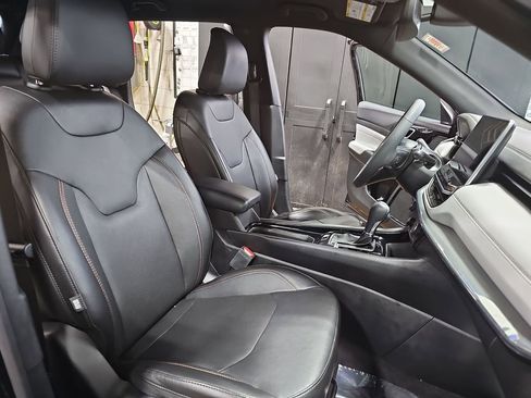 Used 2023 Jeep Compass Limited w/ Elite Group image 10