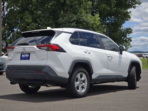Used 2020 Toyota RAV4 XLE FWD image 18
