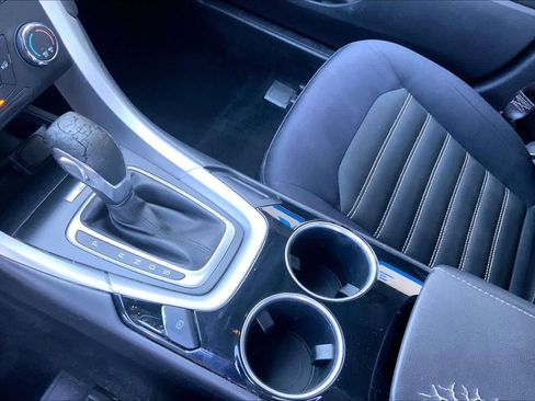 Used 2013 Ford Fusion SE FWD image 15