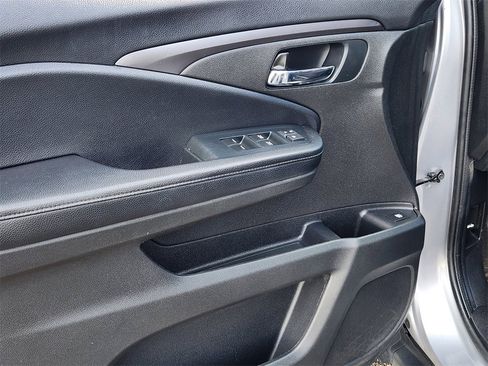 Used 2022 Honda Pilot Sport image 12