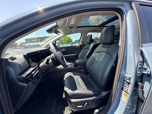 Certified 2026 Kia Sportage EX w/ EX Panoramic Sunroof Package AWD/4WD image 17