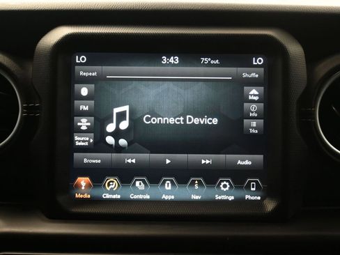 Used 2020 Jeep Wrangler Unlimited Sahara image 19