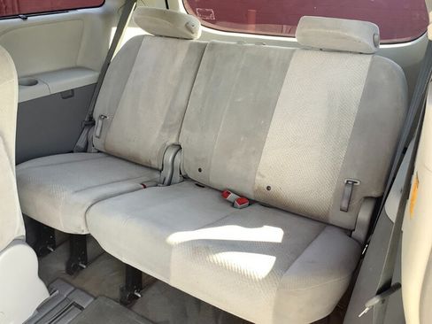 Used 2012 Toyota Sienna LE w/ Towing Pkg FWD image 13