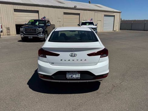 Used 2019 Hyundai Elantra SE w/ Cargo Package FWD image 8