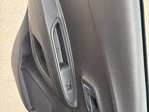 Used 2017 Chevrolet Trax LT FWD image 17