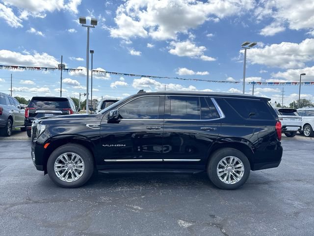 Certified 2022 GMC Yukon SLT w/ SLT Premium Package AWD/4WD image 2