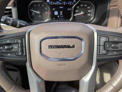 Used 2021 GMC Yukon XL Denali w/ Denali Ultimate Package AWD/4WD image 15