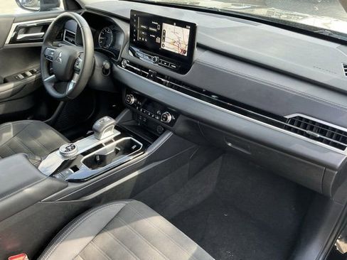 Used 2025 Mitsubishi Outlander SE AWD/4WD image 20