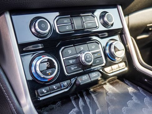Used 2024 GMC Yukon XL Denali RWD image 20
