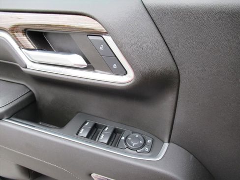 Used 2024 GMC Sierra 1500 Elevation w/ LPO, Elevation Black Package image 18