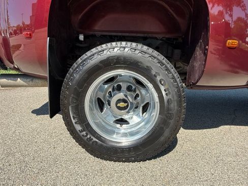 Used 2017 Chevrolet Silverado 3500 High Country w/ Duramax Plus Package AWD/4WD image 33