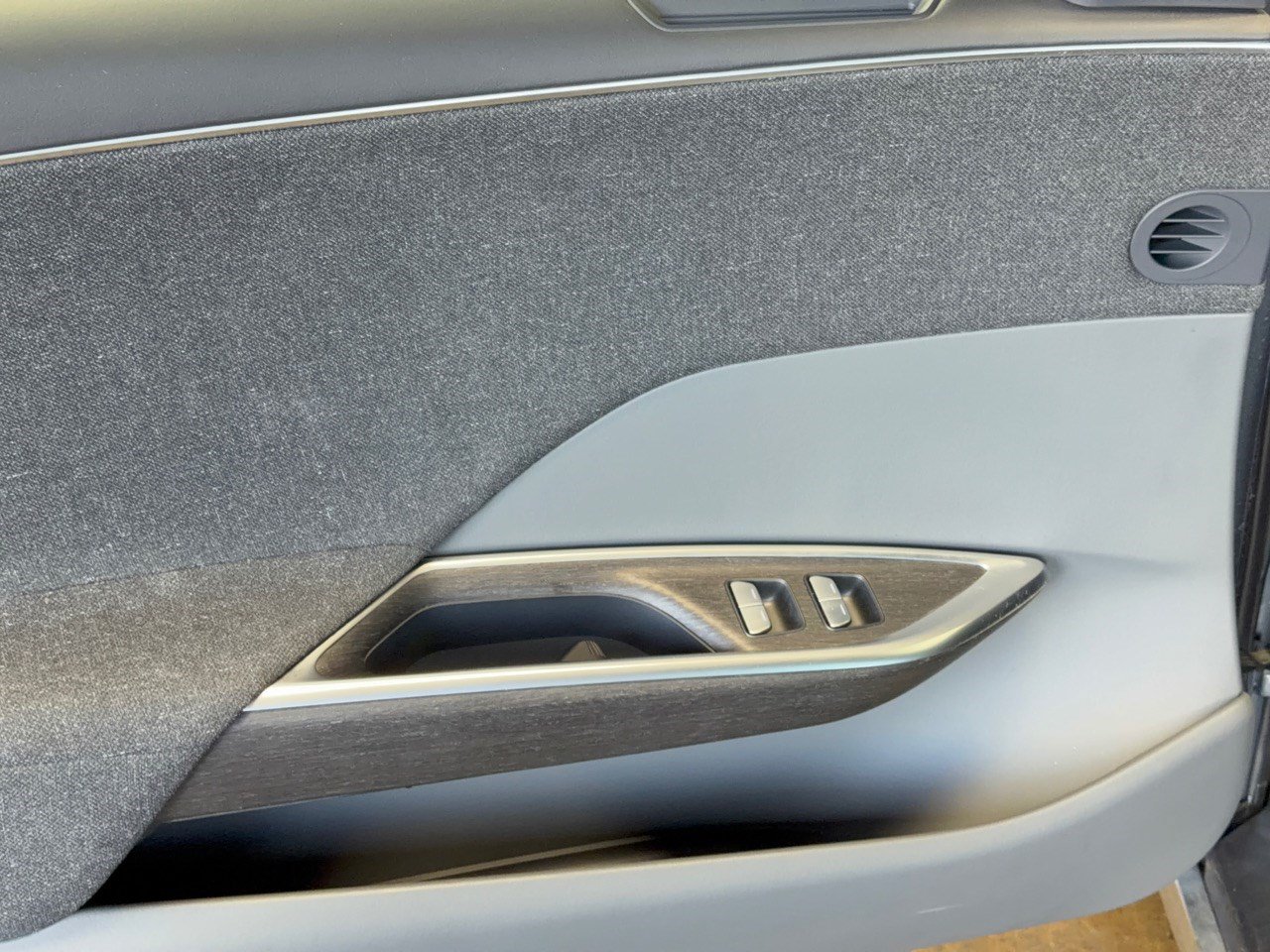 Used 2024 Lucid Air Pure RWD image 14