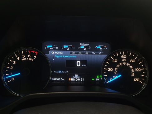 Used 2015 Ford F150 Platinum w/ Equipment Group 701A Luxury AWD/4WD image 23