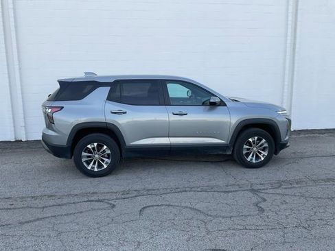 Used 2025 Chevrolet Equinox LT image 3