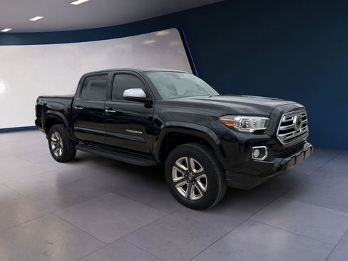 Used 2019 Toyota Tacoma Limited image 7
