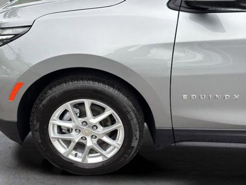 Used 2024 Chevrolet Equinox LS w/ LS Convenience Package FWD image 33