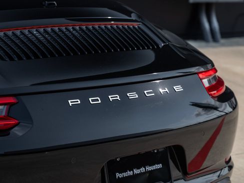 Used 2017 Porsche 911 Carrera RWD image 16