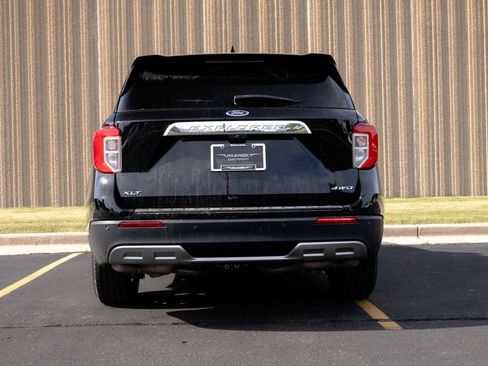 Used 2022 Ford Explorer XLT w/ Equipment Group 202A AWD/4WD image 8