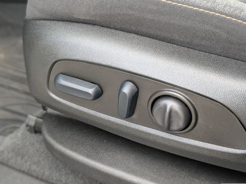 Used 2024 Chevrolet Equinox LT w/ LPO, Floor Liner Package image 31