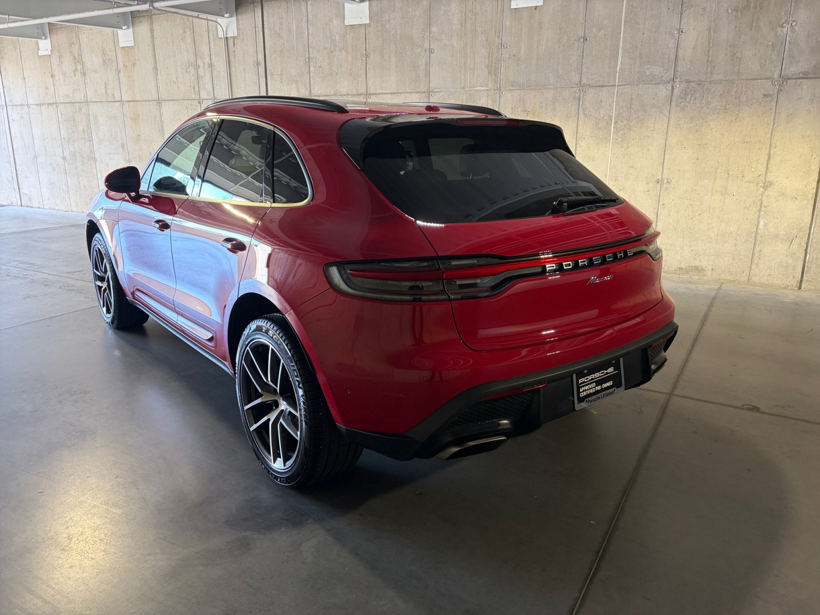 Certified 2026 Porsche Macan AWD/4WD image 3