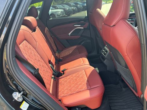 Used 2025 Audi SQ5 Prestige AWD/4WD image 37