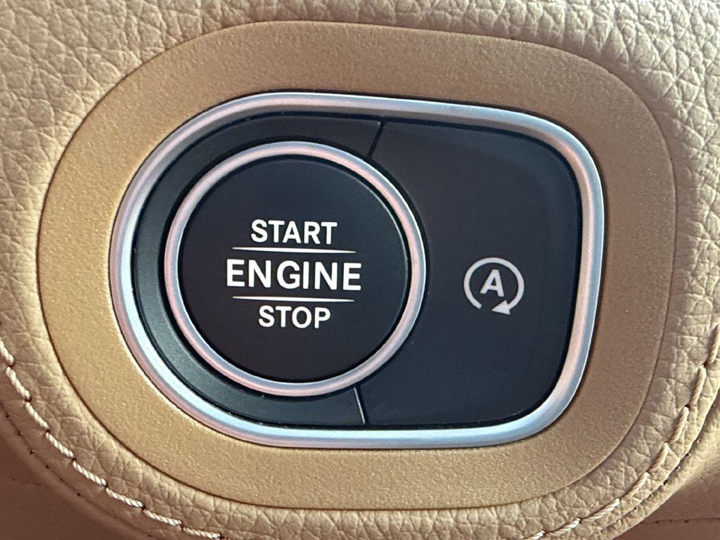 Used 2025 Mercedes-Benz GLS 580 4MATIC image 24