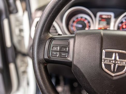 Used 2018 Dodge Journey SE FWD image 23
