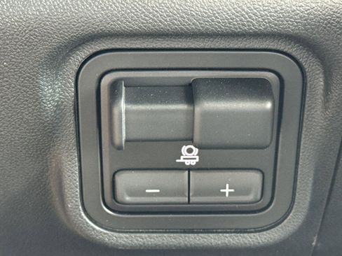 New 2025 GMC Hummer EV 3X w/ LPO, Dark Essentials Package image 37