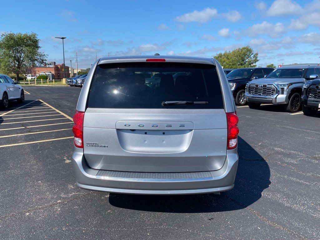 Used 2018 Dodge Grand Caravan SE w/ UConnect Hands-Free Group FWD image 5