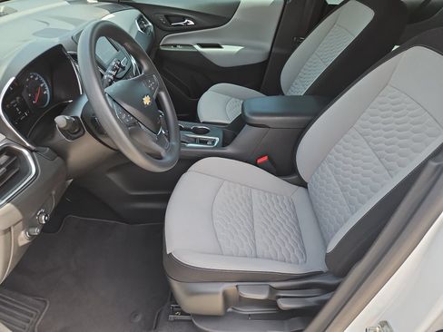 Used 2021 Chevrolet Equinox LS FWD image 12
