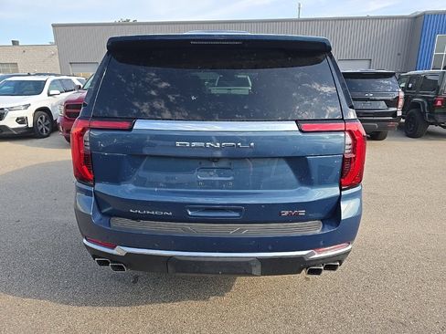 Used 2026 GMC Yukon Denali w/ Sun & Power Step Package AWD/4WD image 5