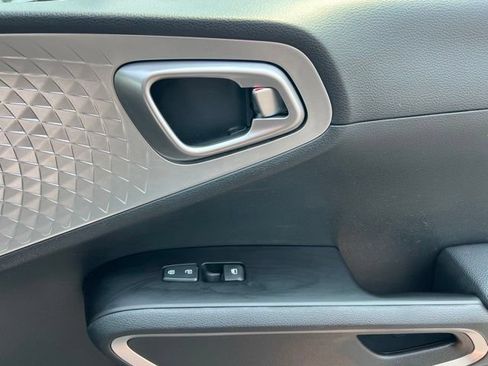Certified 2024 Kia Soul LX w/ Option Group 015 FWD image 29