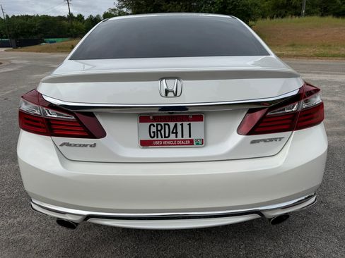 Used 2017 Honda Accord Sport image 4