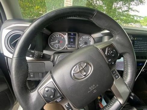 Used 2023 Toyota Tacoma SR5 AWD/4WD image 8